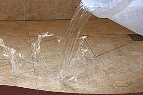良庆漏水维修 免砸砖防水材料该如何施工